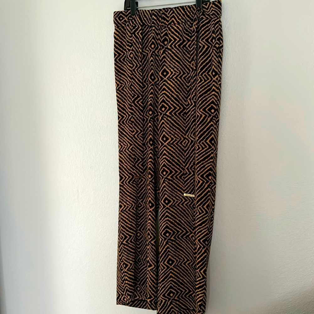 It’s beautiful loose pants just to wide for me